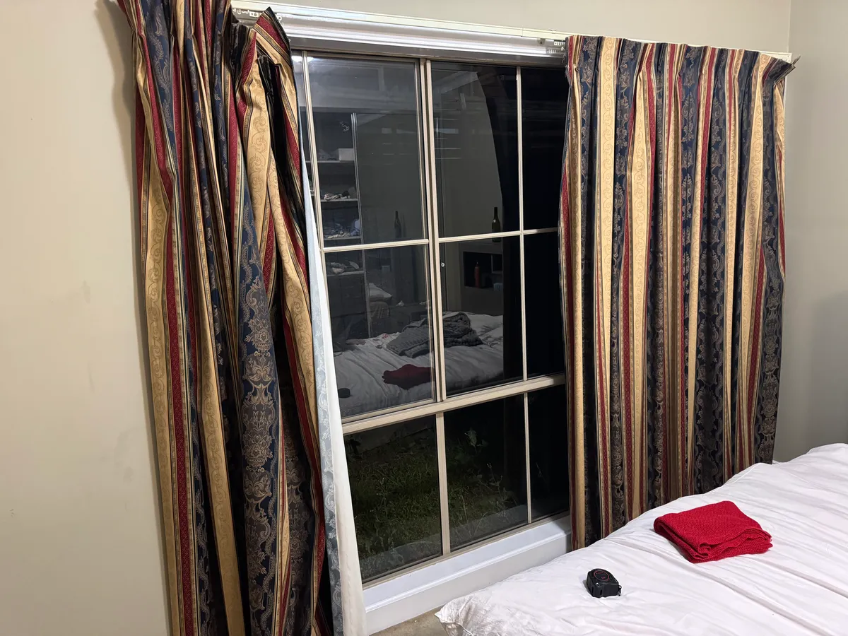 Bedroom (Brihu and Guest Room) – Massive Window