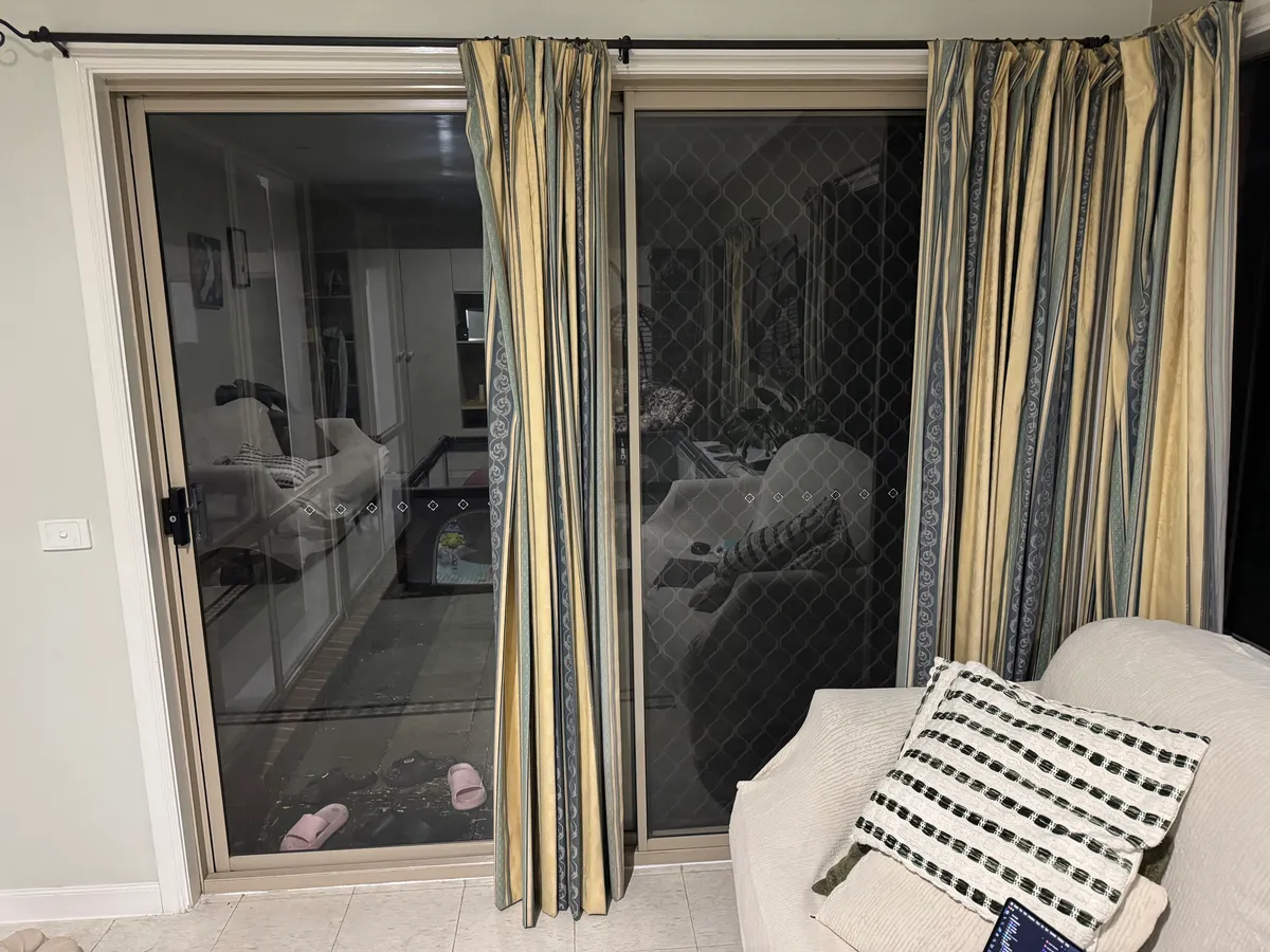 Room 8 (Tv Room) – Sliding Window
